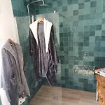 Le Pavillon Des Pivoines Bed & Breakfast Hyeres