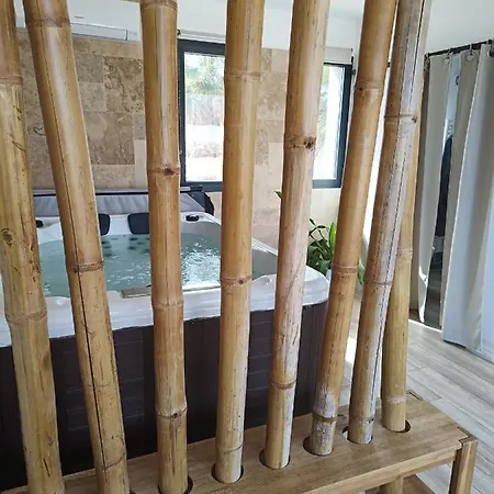 Le Pavillon Des Pivoines Hyères